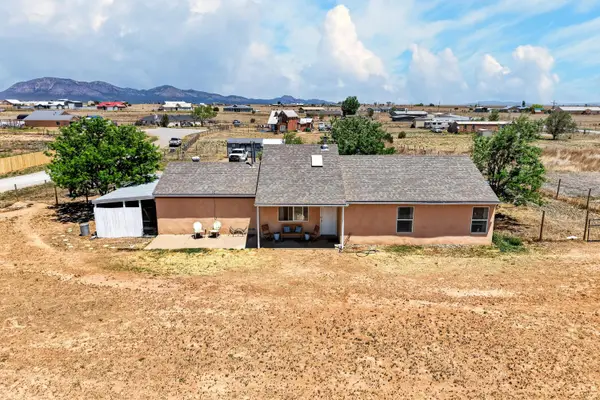 4 Starlight Acres Drive, Edgewood, NM 87015