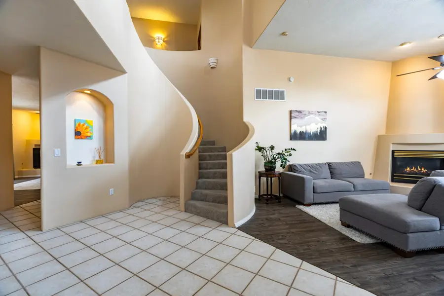 9005 Corona Avenue Ne, Albuquerque, NM 87111 - #3