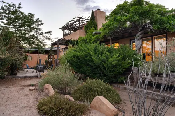 416 Camino Arco Iris, Corrales, NM 87048