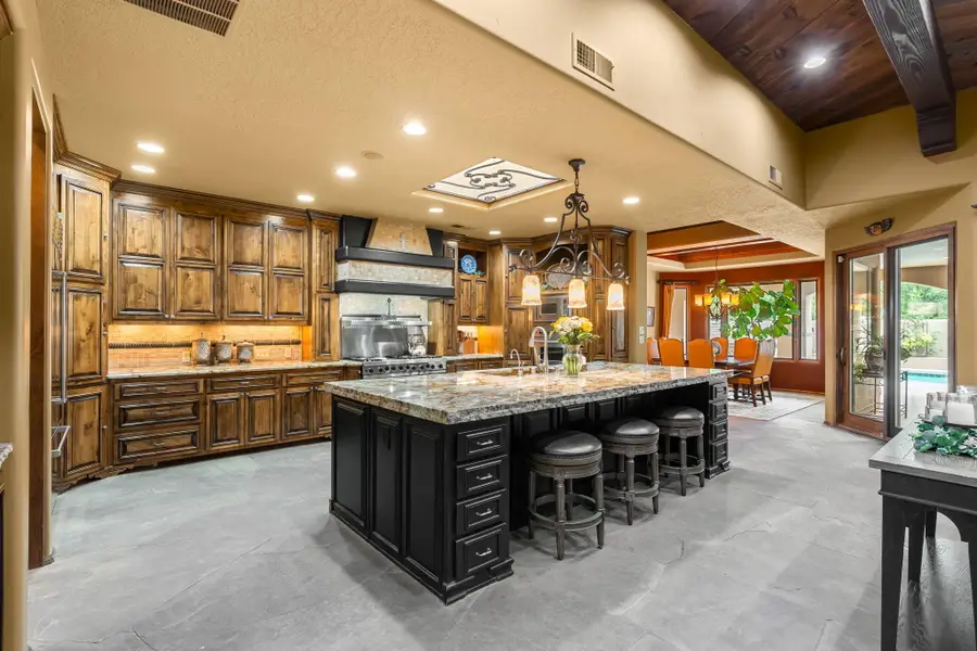 10040 Los Cansados Road Nw, Albuquerque, NM 87114 - #2