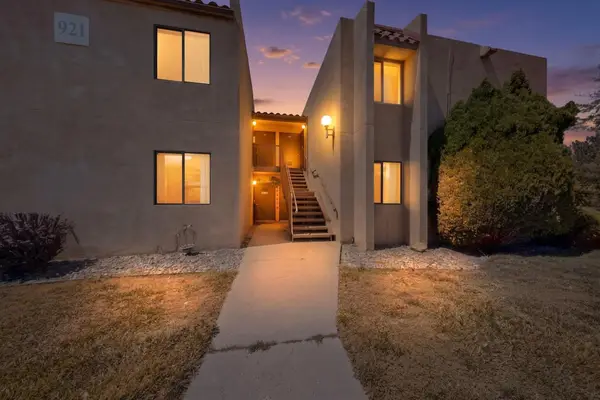 921 Country Club Drive Se #APT J, Rio Rancho, NM 87124