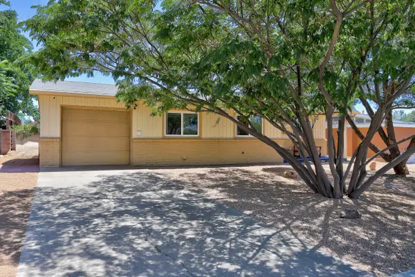 10424 Princess Jeanne Avenue Ne, Albuquerque, NM 87112
