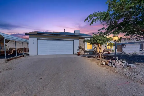 541 7th Avenue Ne, Rio Rancho, NM 87124