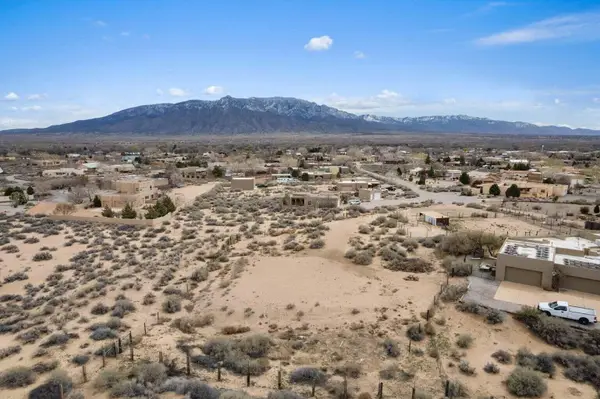 111 Kjersti, Corrales, NM 87048