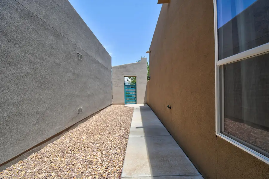 1330 Tierra Verde Loop Nw, Los Lunas, NM 87031 - #3
