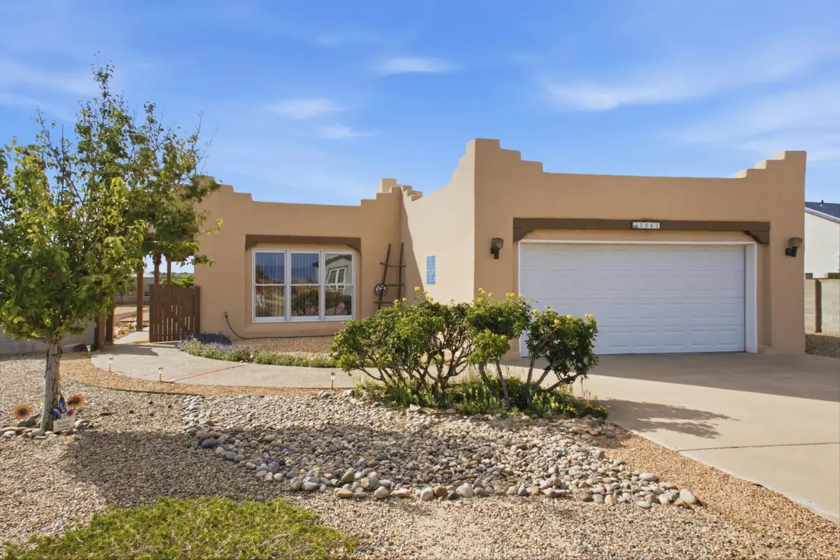1061 Crestview Drive Sw, Los Lunas, NM 87031 - #1