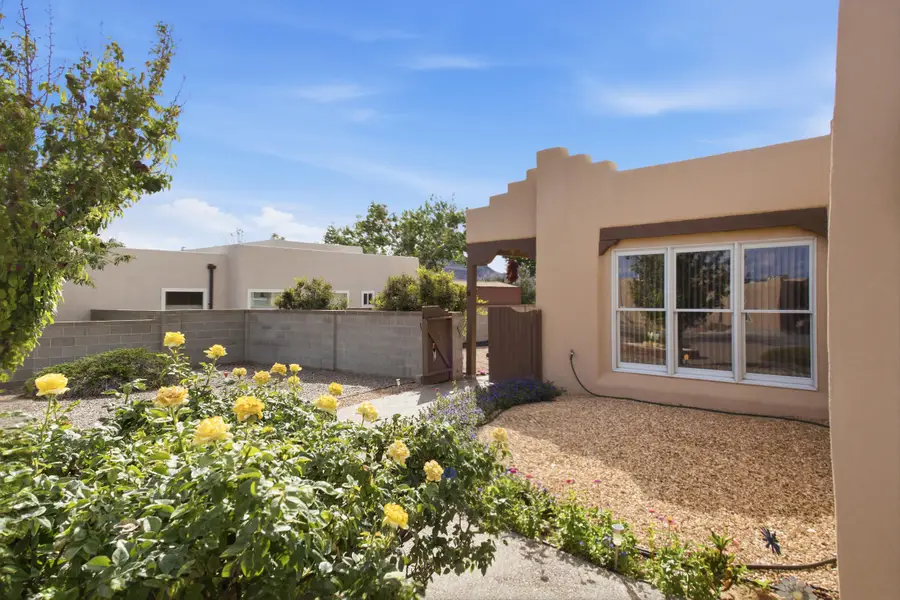 1061 Crestview Drive Sw, Los Lunas, NM 87031 - #2