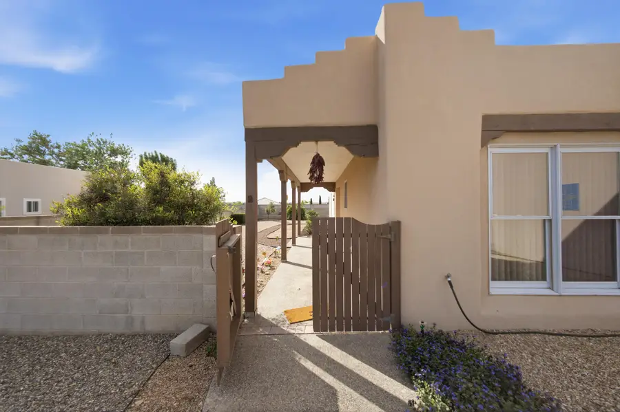 1061 Crestview Drive Sw, Los Lunas, NM 87031 - #3