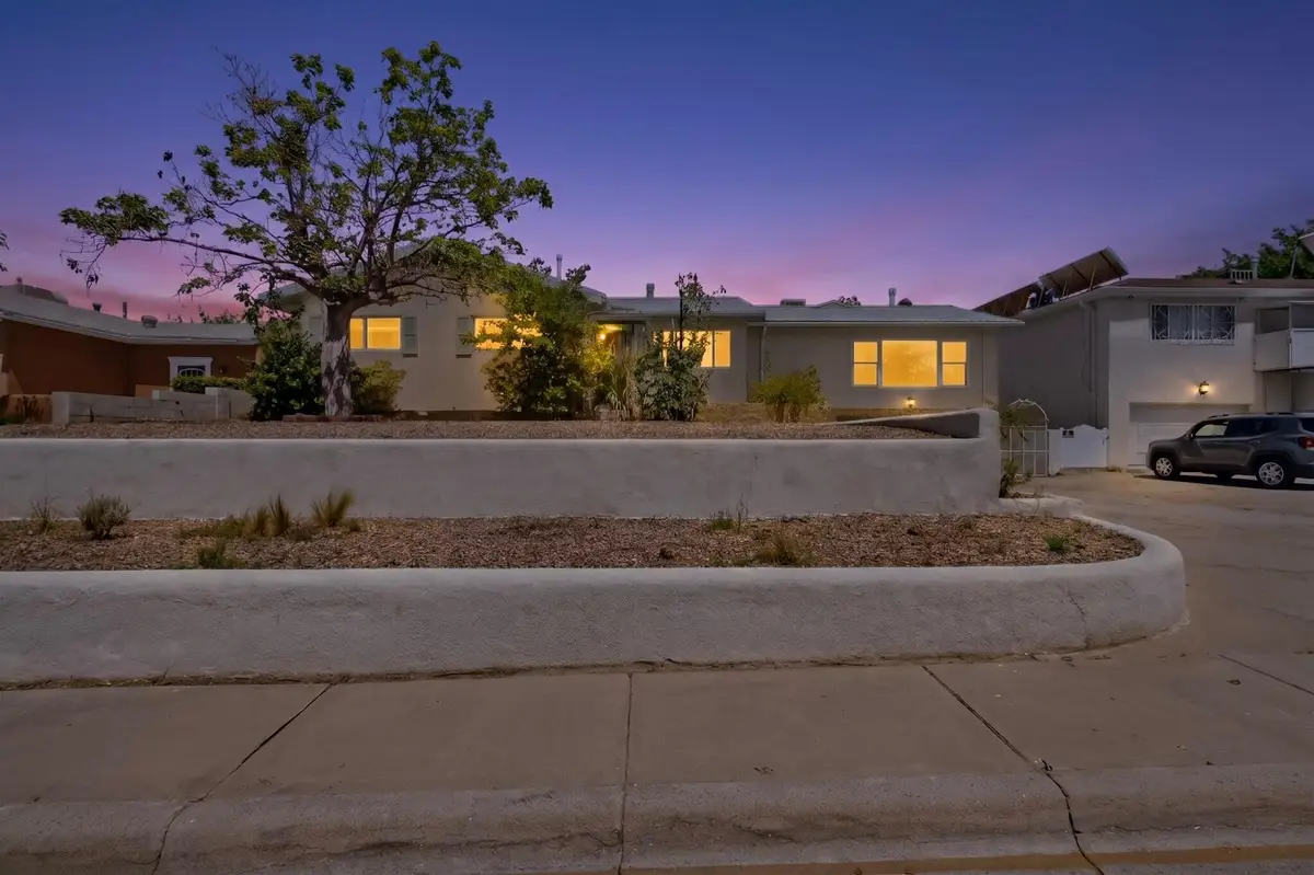 1612 Princeton Drive Se, Albuquerque, NM 87106 - #1