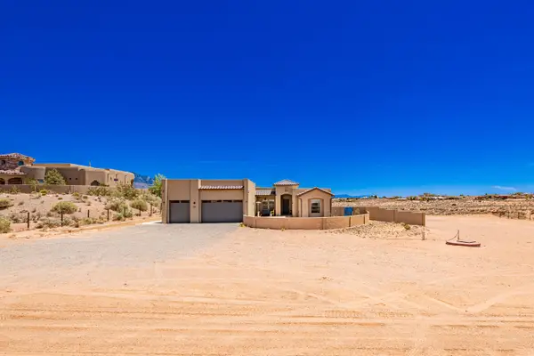 5900 Lilac Place Ne, Rio Rancho, NM 87144