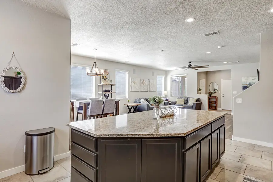8827 Zephyr Place Nw, Albuquerque, NM 87120 - #3