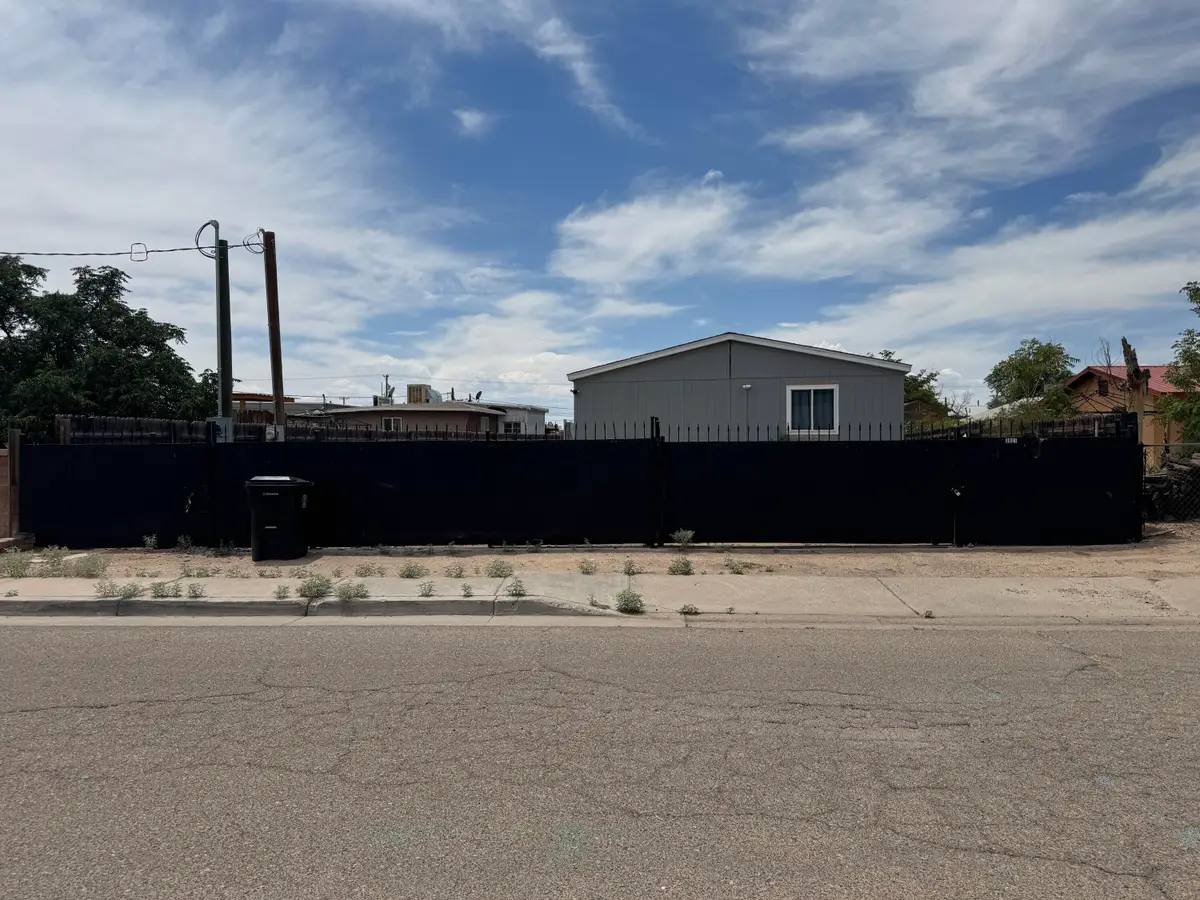 3927 3rd Street Nw, Albuquerque, NM 87107 - #1