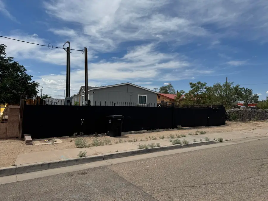 3927 3rd Street Nw, Albuquerque, NM 87107 - #3