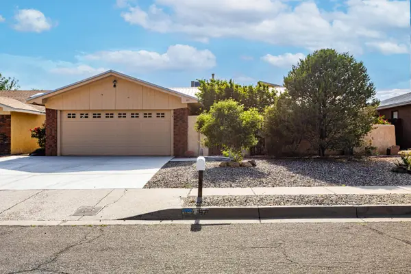 821 Omaha Street Ne, Albuquerque, NM 87123