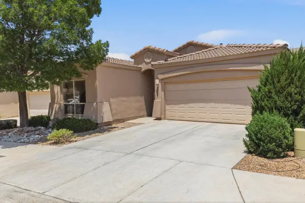 9027 Village Avenue Ne, Albuquerque, NM 87122