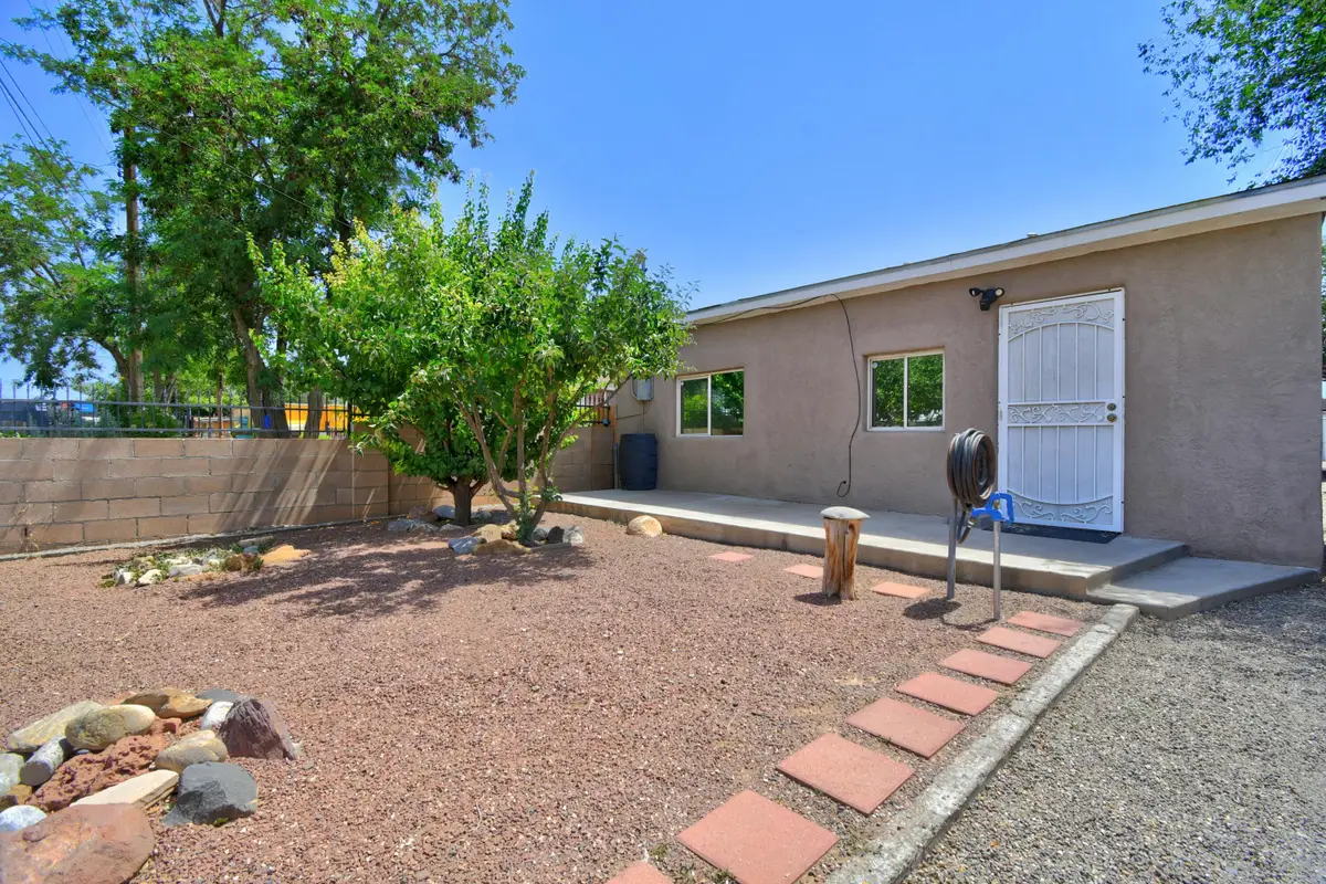 2908 Carlton Street Nw, Albuquerque, NM 87107 - #1