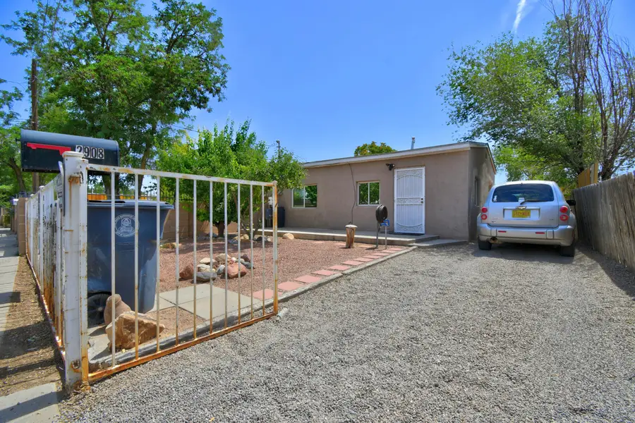2908 Carlton Street Nw, Albuquerque, NM 87107 - #2