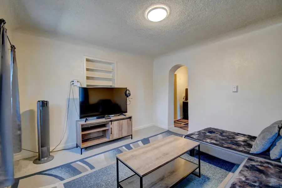 2908 Carlton Street Nw, Albuquerque, NM 87107 - #3