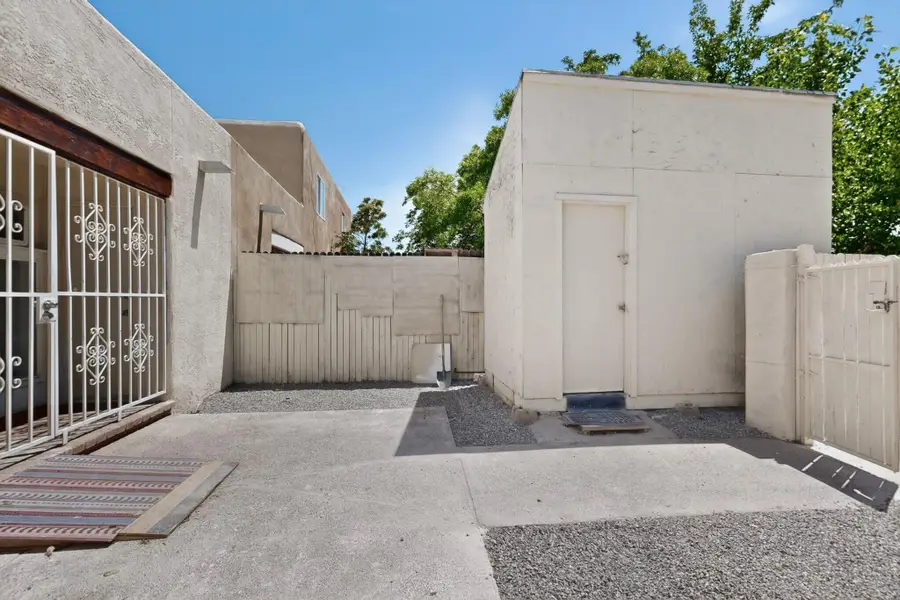 250 La Vida Nueva Del Oeste Sw, Albuquerque, NM 87105 - #3