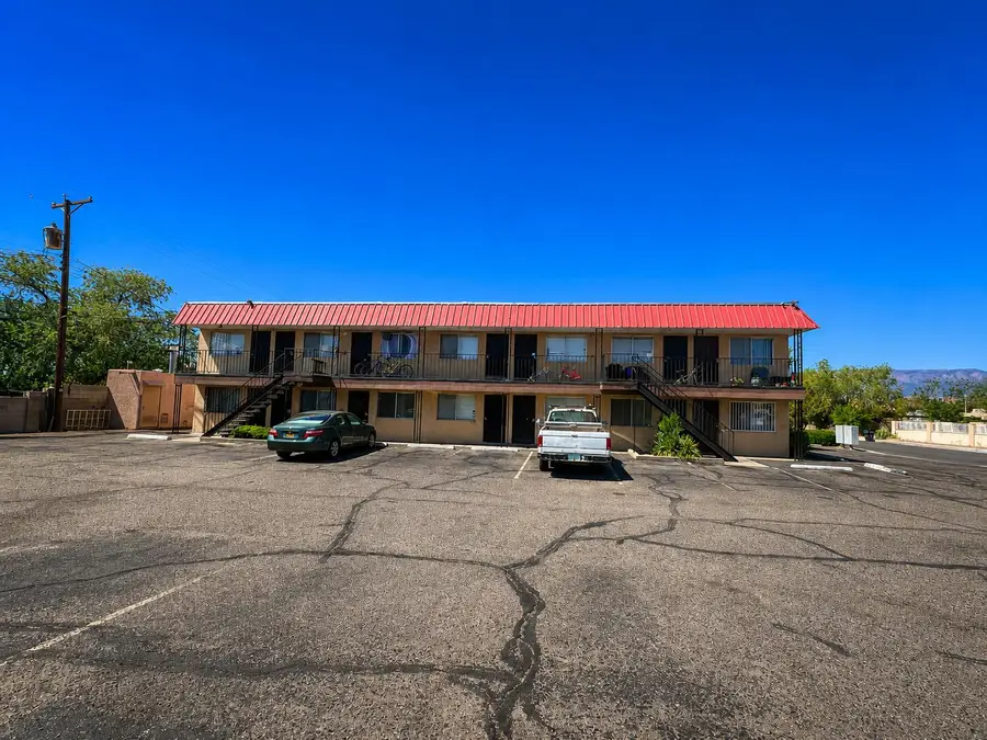 613 Mesilla Street Se, Albuquerque, NM 87108 - #2