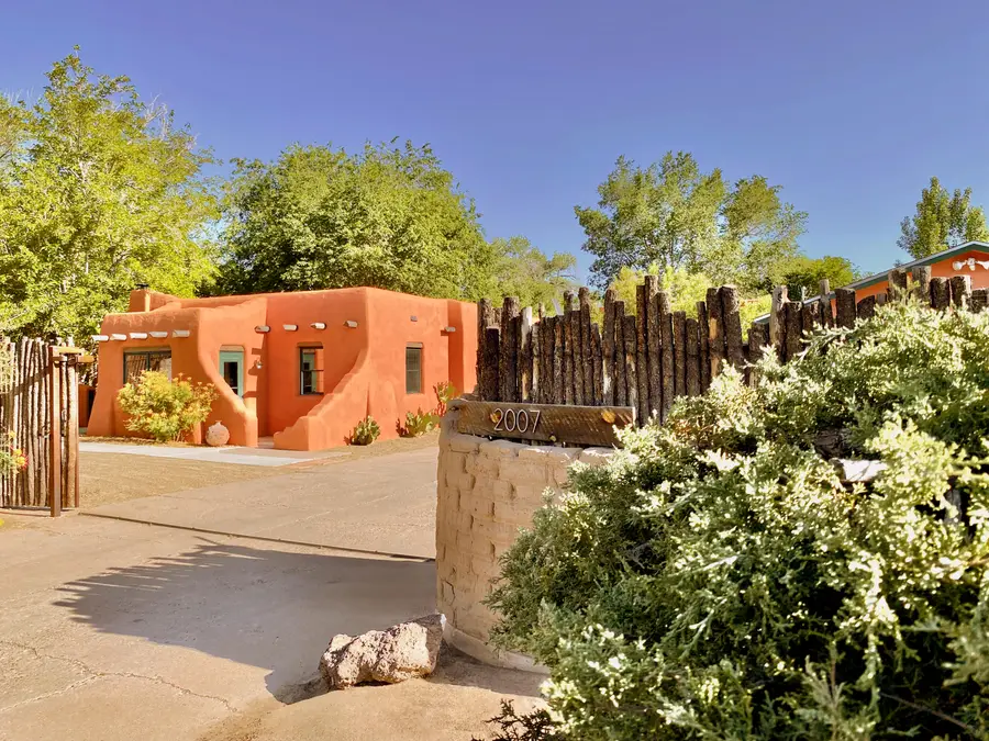 2007 Indian School Road Nw, Albuquerque, NM 87104 - #2
