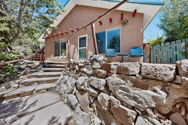 21 Ojitos Place, Jemez Springs, NM 87025