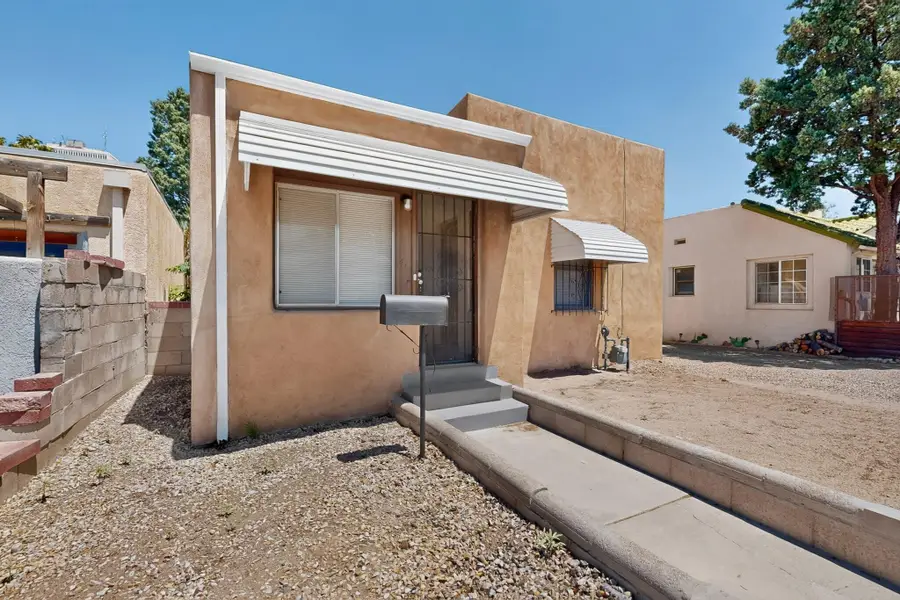 414 W 8th Street Nw, Albuquerque, NM 87102 - #3