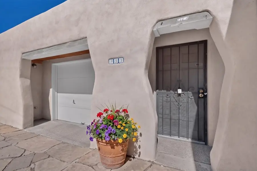 233 16th Street Nw, Albuquerque, NM 87104 - #2