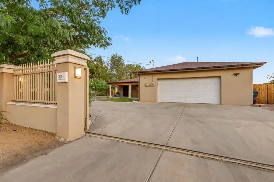 334 Vineyard Road Nw, Los Ranchos De Albuquerque, NM 87107 - #3