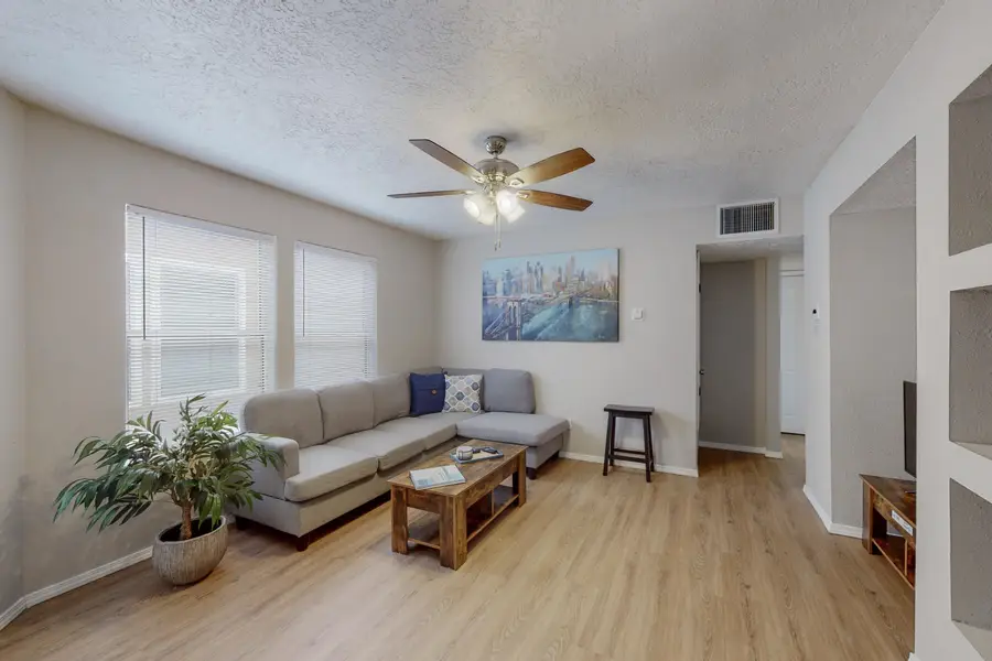 1406 Pennsylvania Street Ne #4, Albuquerque, NM 87110 - #3