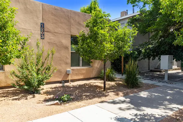 1203 Iron Avenue Sw #APT 2, Albuquerque, NM 87102