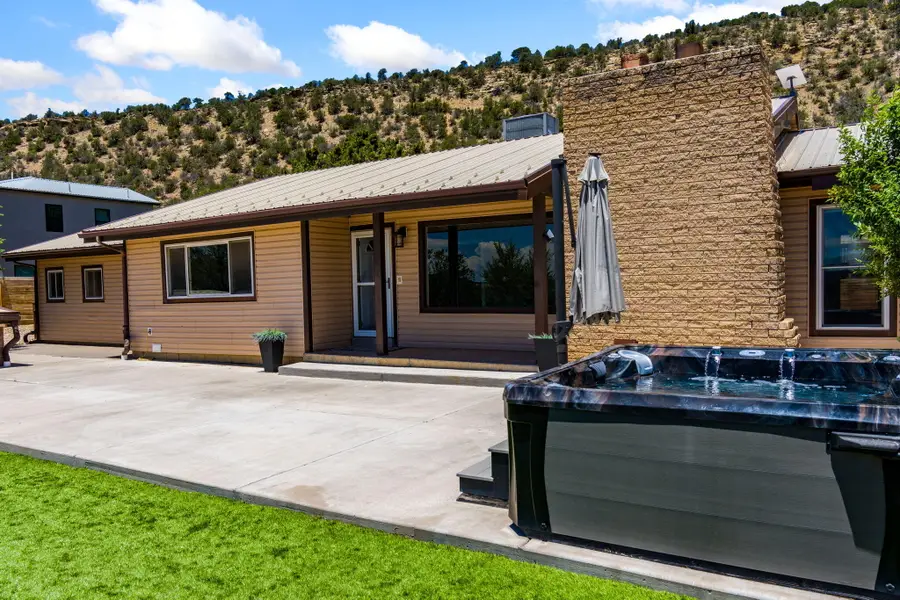 111 Rincon Loop Road, Tijeras, NM 87059 - #2