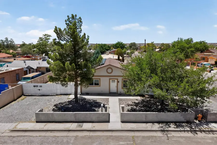 477 60th Street Nw, Albuquerque, NM 87105 - #3