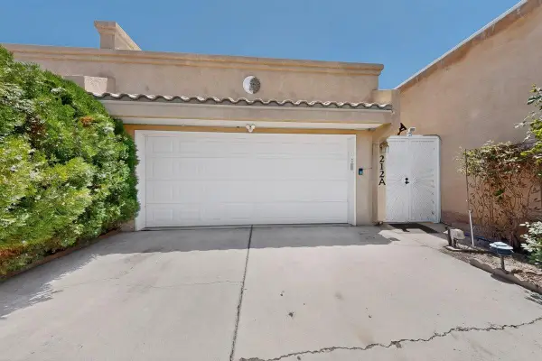 212 Manzano Street Ne #A, Albuquerque, NM 87108