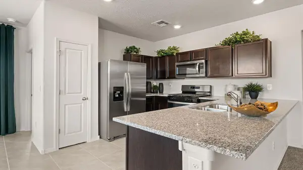 8 E El Nido Court, Los Lunas, NM 87031