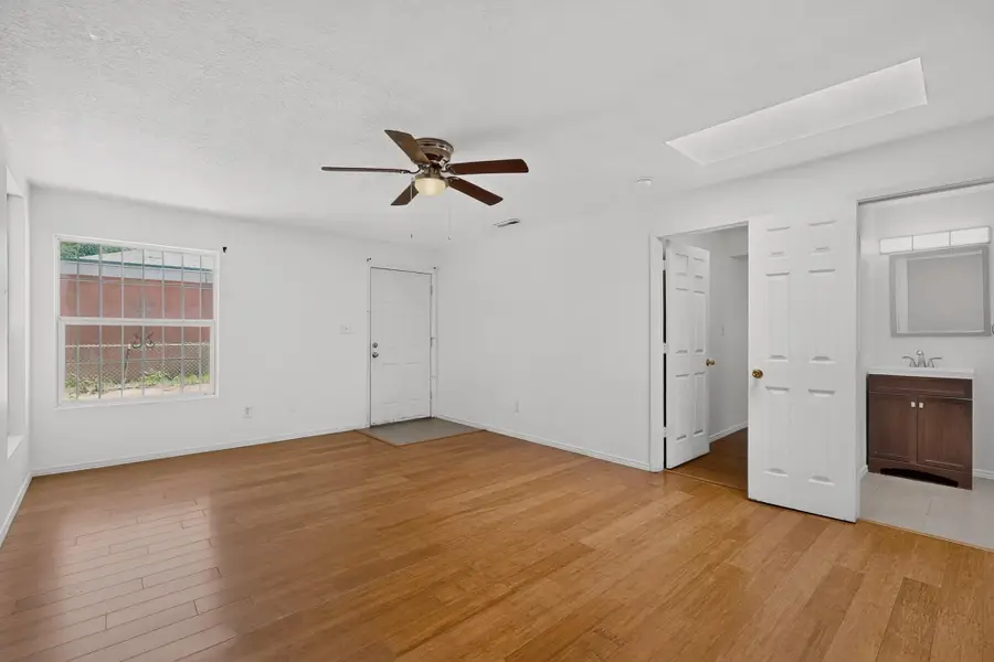 915 Pacific Avenue Sw, Albuquerque, NM 87102 - #3