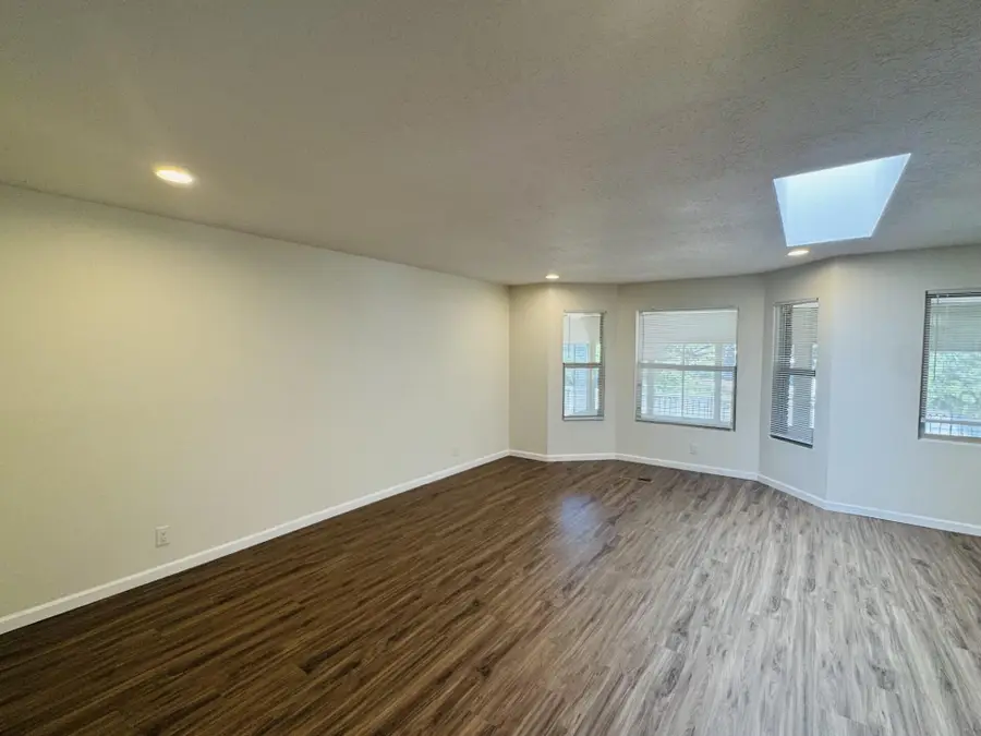 4707 Huntington Drive Ne, Albuquerque, NM 87111 - #3