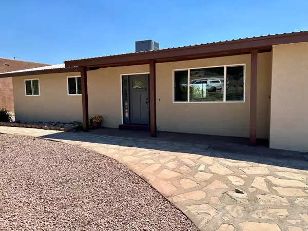 14304 Oakwood Place Ne, Albuquerque, NM 87123