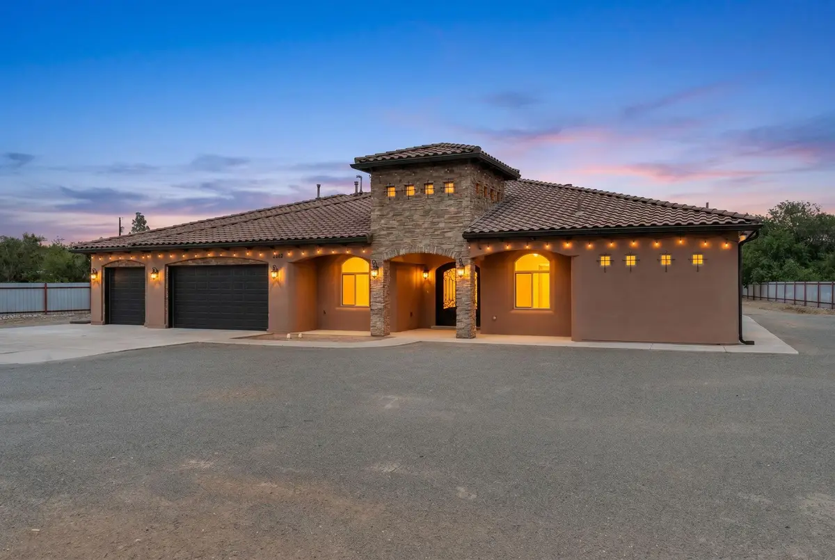 1202 Gabaldon Road Nw, Albuquerque, NM 87104 - #1