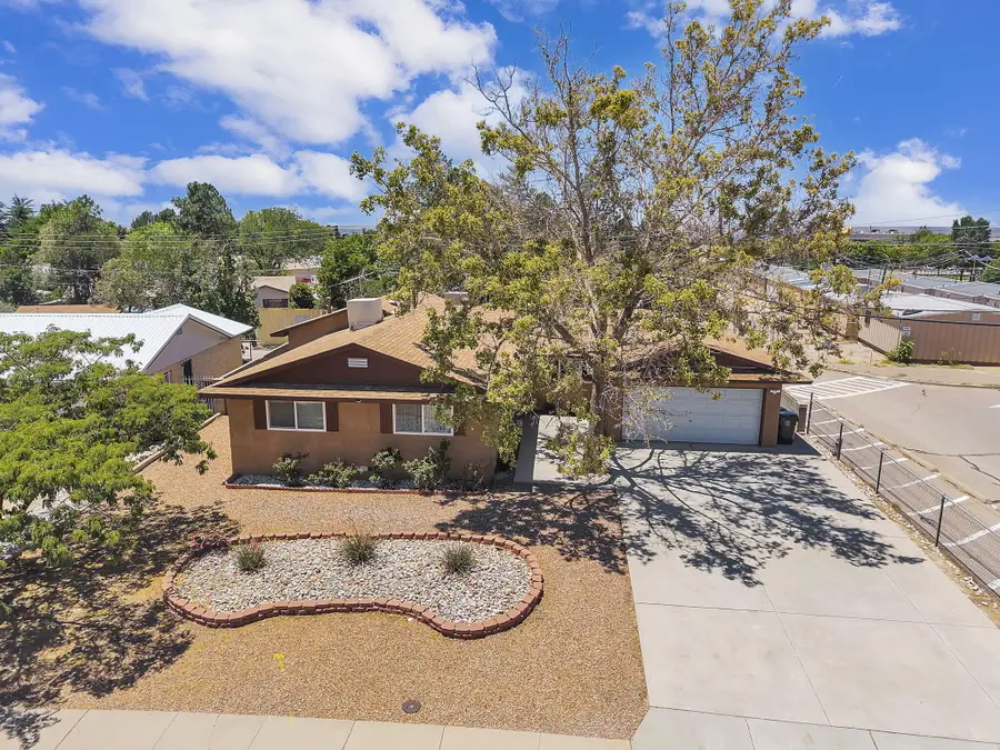 5909 Woodford Drive Ne, Albuquerque, NM 87110 - #3