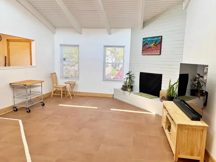 322 Columbia Drive Se #B, Albuquerque, NM 87106 - #2
