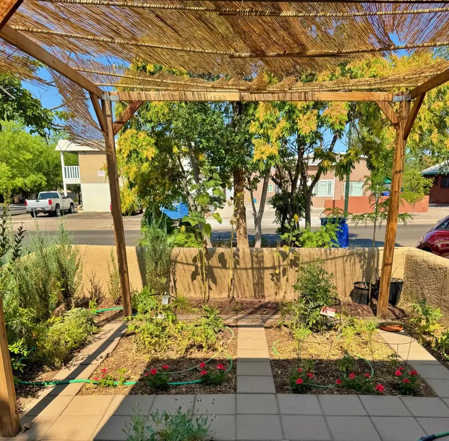 322 Columbia Drive Se #B, Albuquerque, NM 87106 - #3