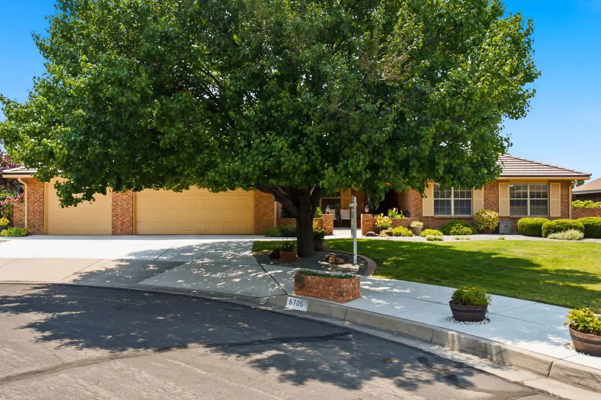 5705 Royal Oak Place Ne, Albuquerque, NM 87111 - #1