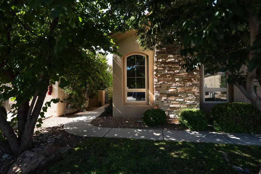 1316 Valle Lane Nw, Albuquerque, NM 87107 - #3