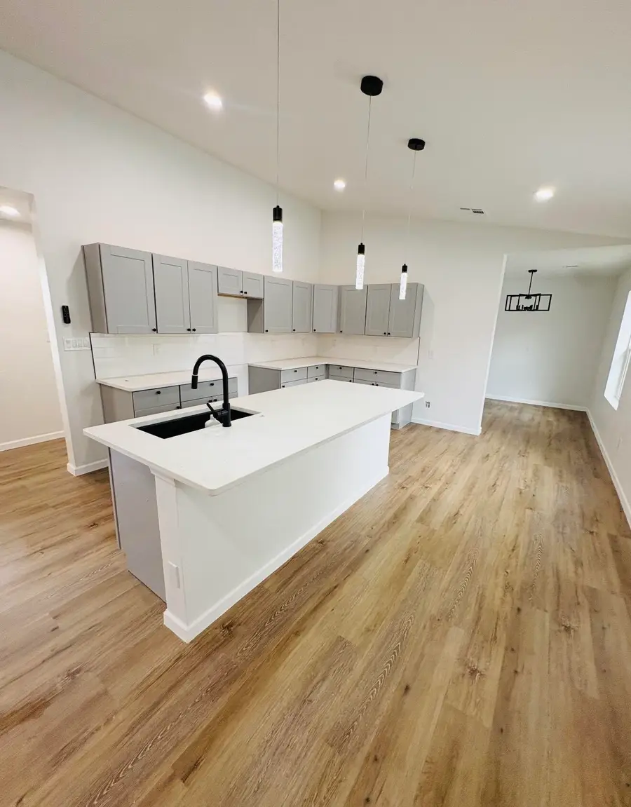 112 Bell Avenue Se, Albuquerque, NM 87102 - #3