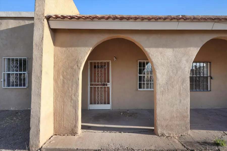 913 5th Street Nw, Albuquerque, NM 87102 - #2