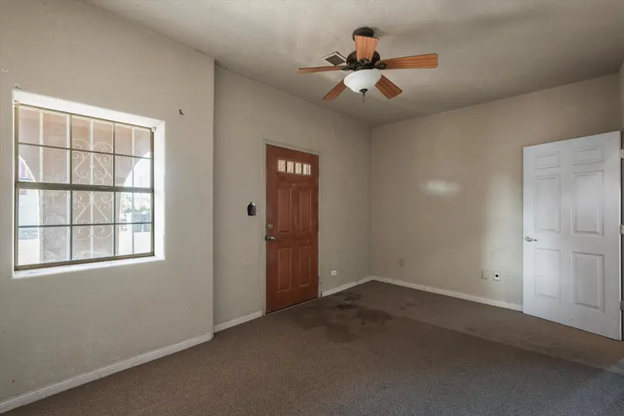 913 5th Street Nw, Albuquerque, NM 87102 - #3