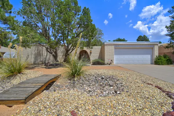 7813 Hermanson Place Ne, Albuquerque, NM 87110