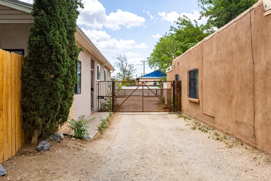 917 8th Street Sw, Albuquerque, NM 87102 - #2