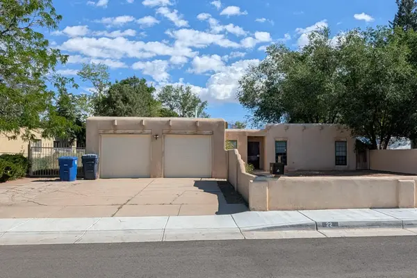 22 Garden Park Circle Nw, Albuquerque, NM 87107